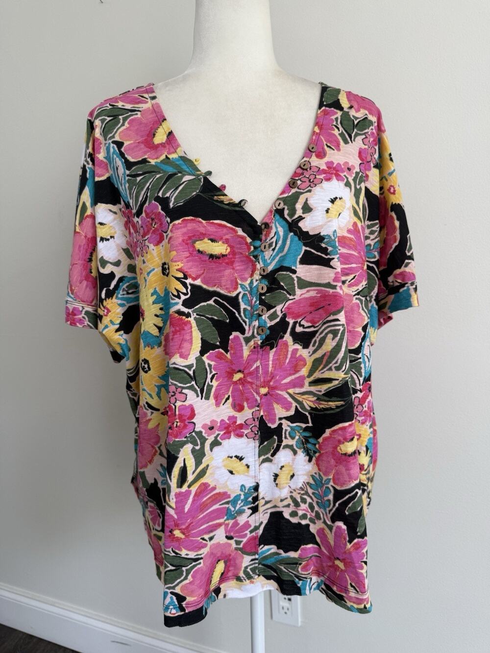 Intro Woman V Neck Buttons Floral Multicolor SS Slit Cotton Tunic Top XL(3XL)